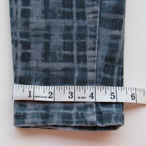 CAbi Women's Curvy Skinny Fit Jeans Mid Rise Stretch Tie Dye Grid Blue/Gray Sz 2 - Picture 12 of 12